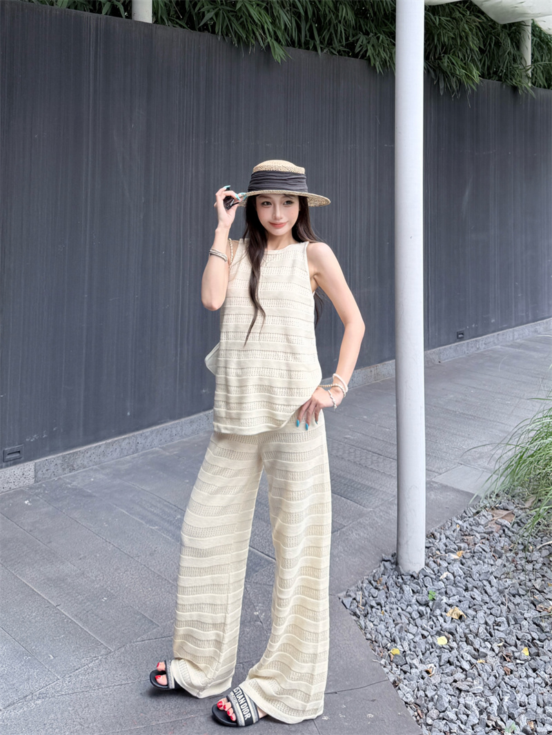 Women's Summer Knit Sleeveless Top and Pants Set - Tencel Linen Blend - Image 4