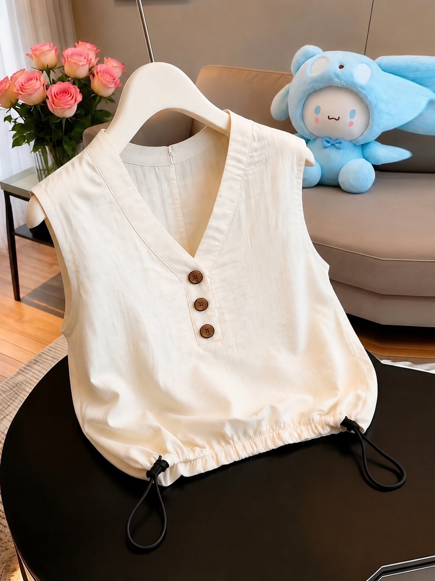 Apricot V-Neck Shirt Women 2026 Summer French Style Sleeveless Top - Image 2