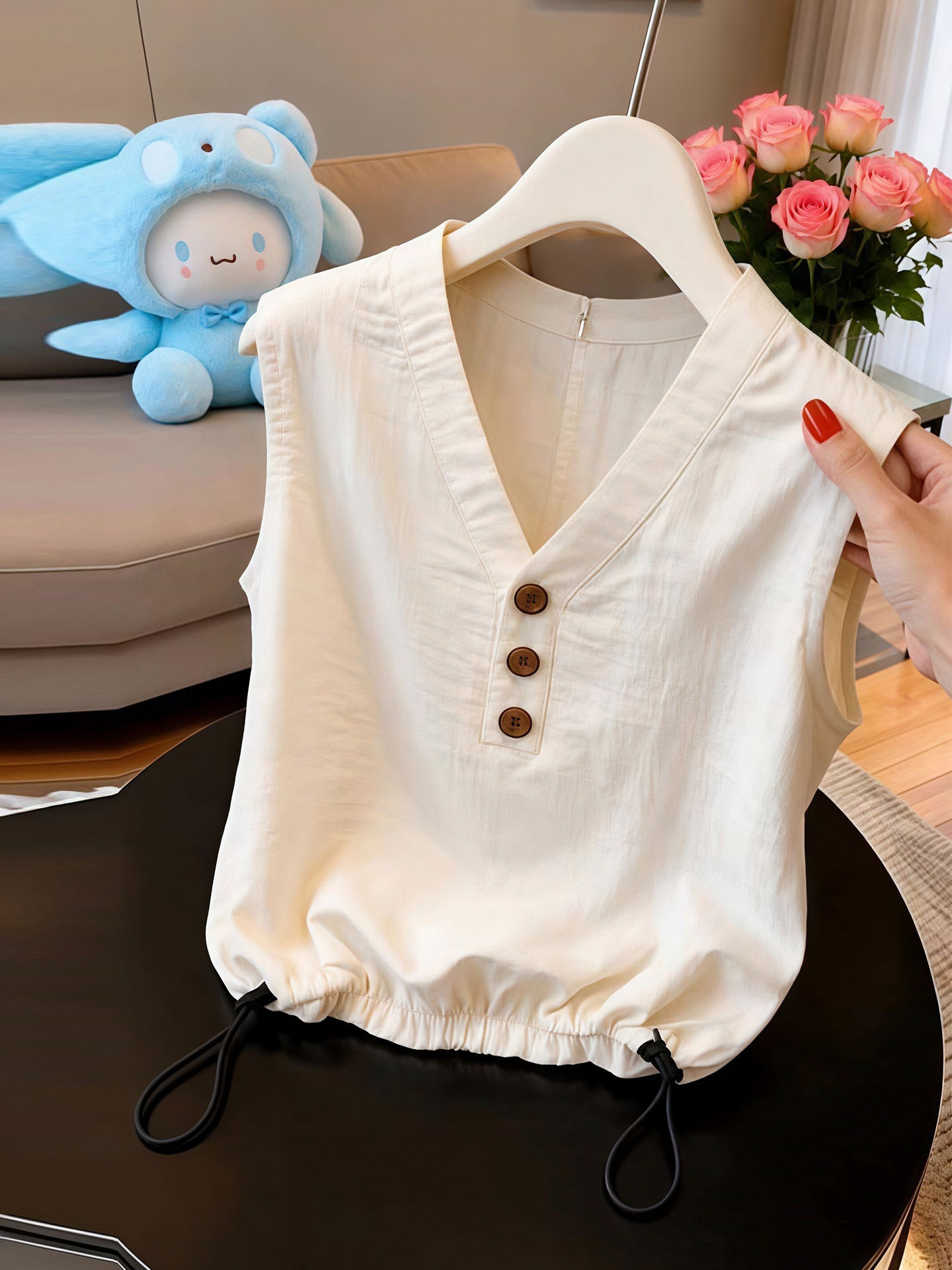 Apricot V-Neck Shirt Women 2026 Summer French Style Sleeveless Top - Image 3